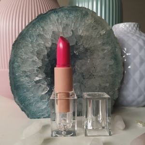 KKW BEAUTY | Pink 8 - Hot Pink lipstick